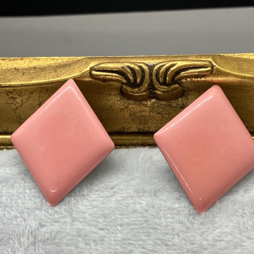 Vtg 1980's Peach/Coral Metal Diamond Shaped Pierced Earrings Funky Maximalist